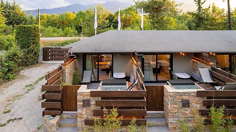 Sylvia Camping & Luxury Suites