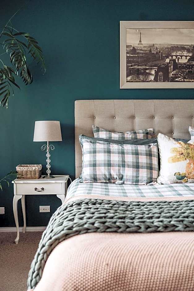 Green Gables B&B Waterfront Apartment or Garden Studio