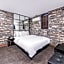B&F Hotel