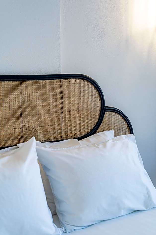 Evanthia Best View Thirassia Island Hotel