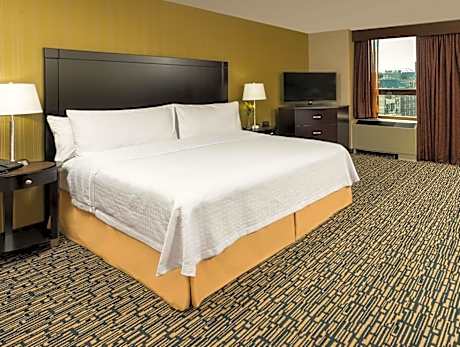 One-Bedroom King Suite