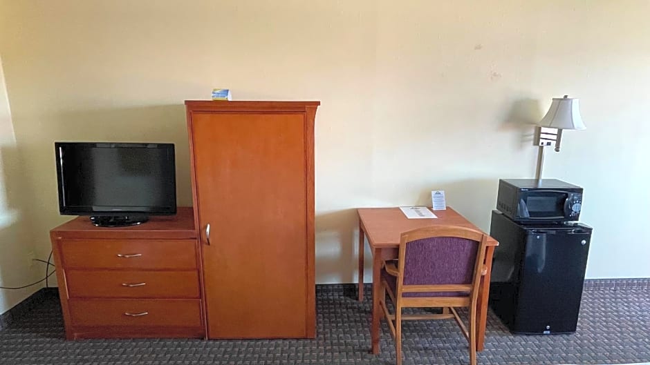 Days Inn by Wyndham Salina South
