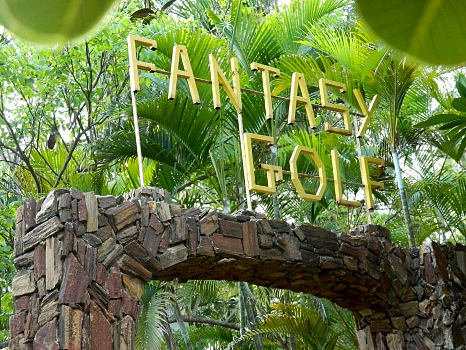 Fantasy Golf Resort