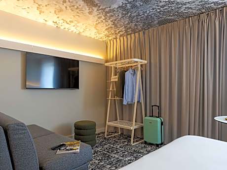 Family room with 1 double bed and bunk beds