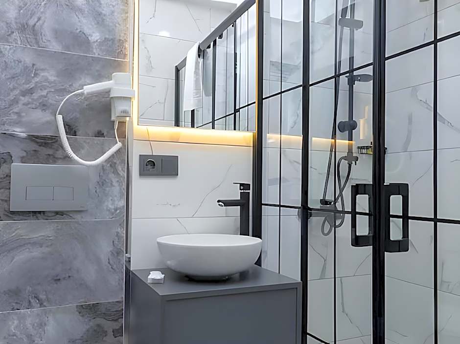 Fly Point Airport Hotel