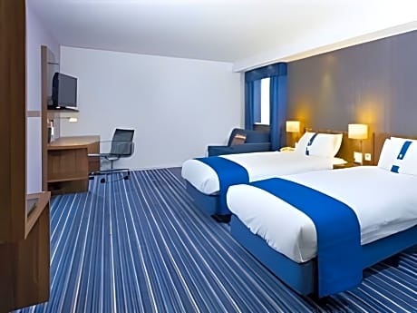 2 Single Standard with Free Hot Breakfast