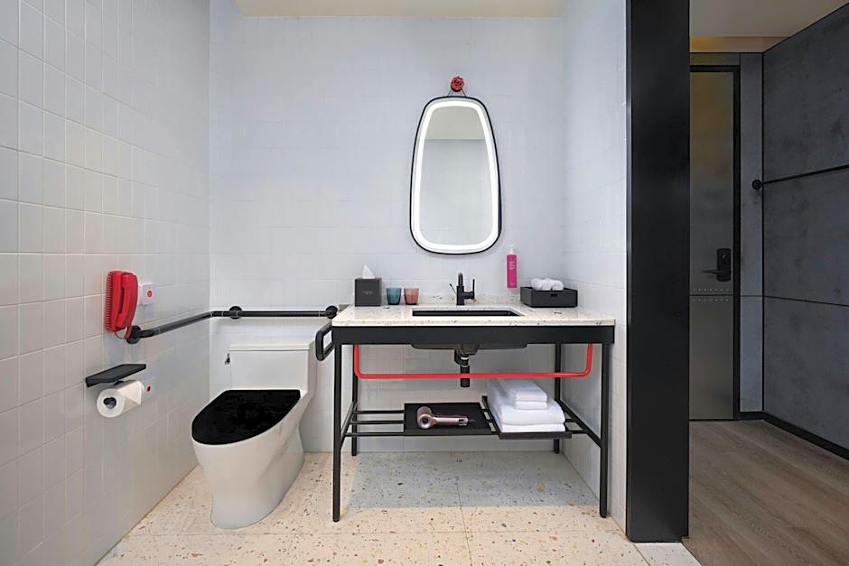 Moxy Ningbo Old Bund