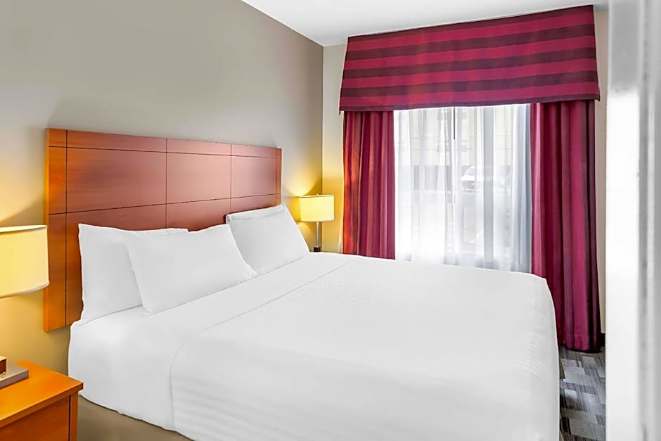 Best Western Thompson Hotel & Suites