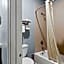 Econo Lodge Inn & Suites