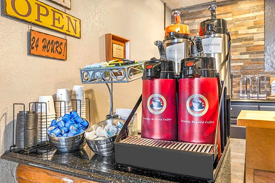 AmericInn by Wyndham Chamberlain - Conference Center