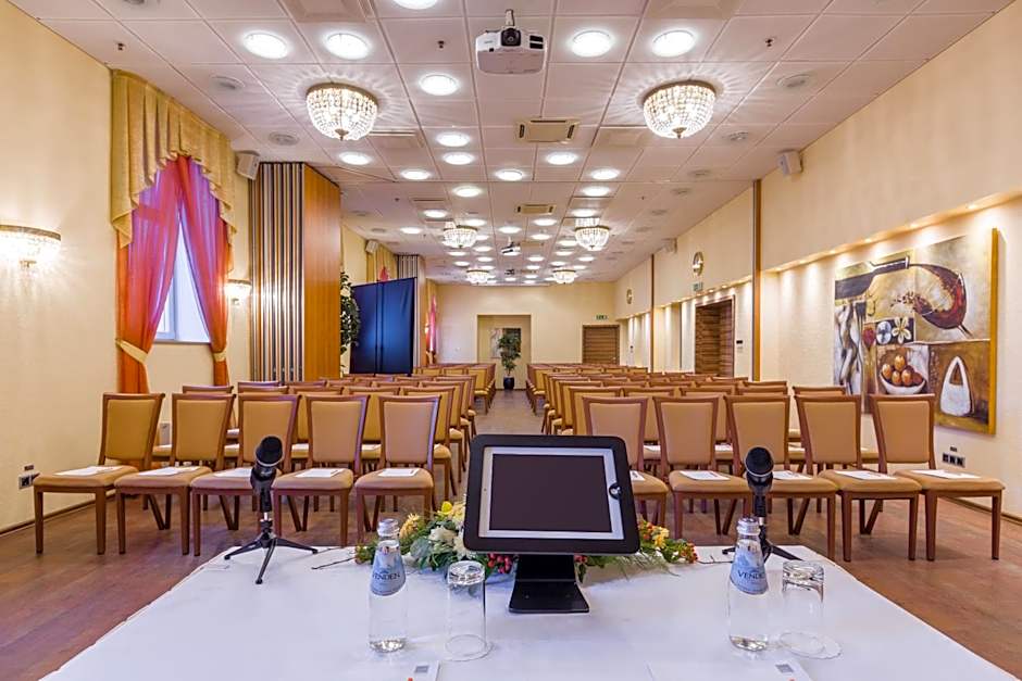 Avalon Hotel & Conferences
