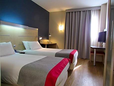 Standard Twin Room - Free Breakfast