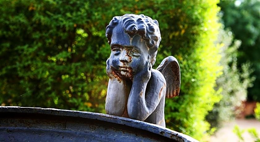 Jacobs Creek Retreat at Moorooroo Park