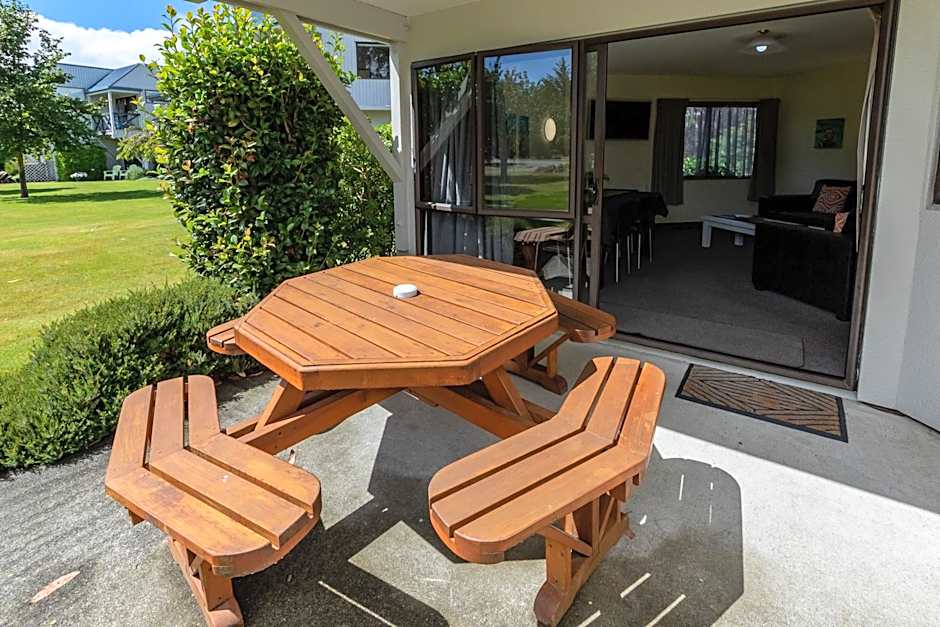 Explorer Motel & Apartments