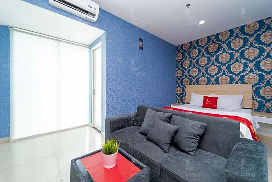 Redliving Apartemen Grand Kamala Lagoon Icha Rooms – Bekasi, ID