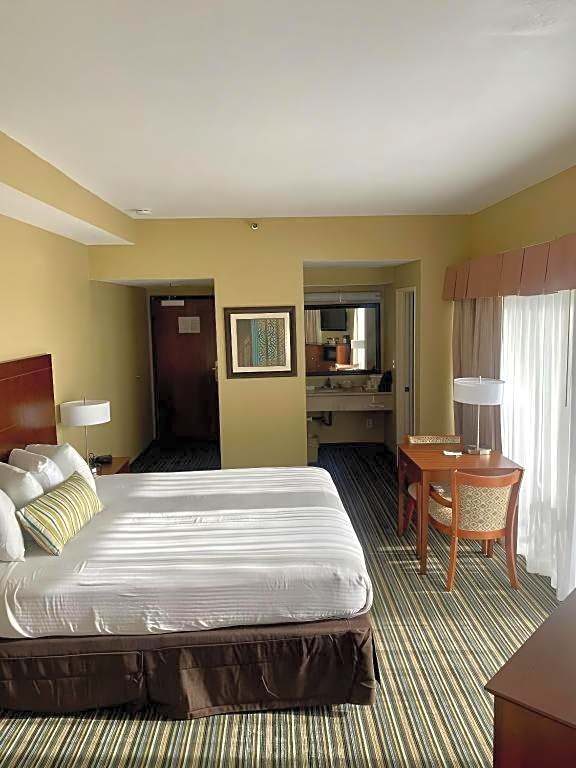 HUNTINGTON BEACH INN