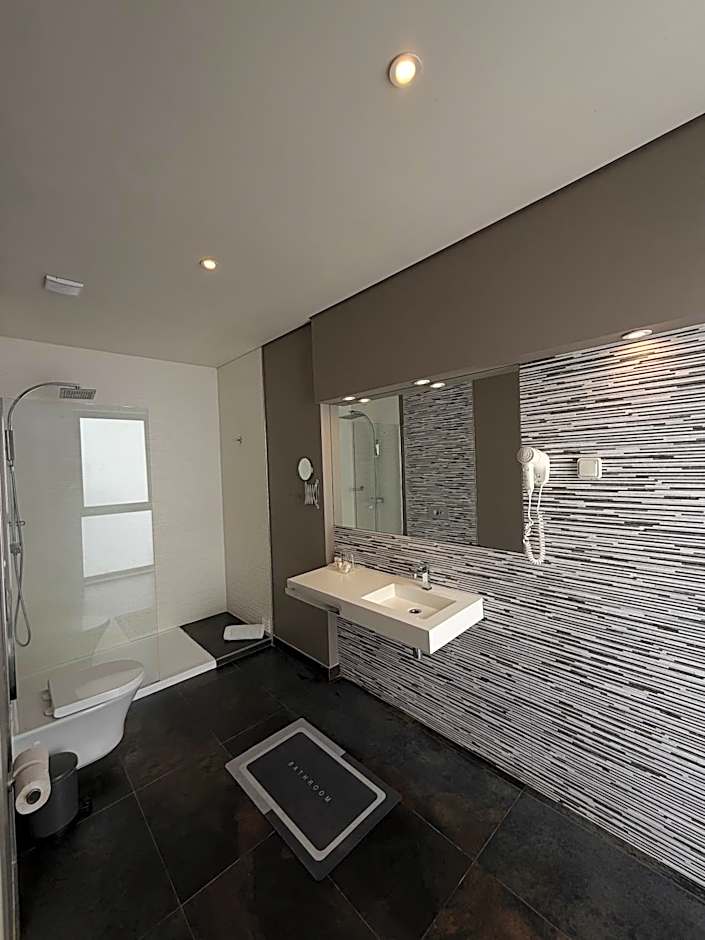 Aqua Ria Boutique Hotel
