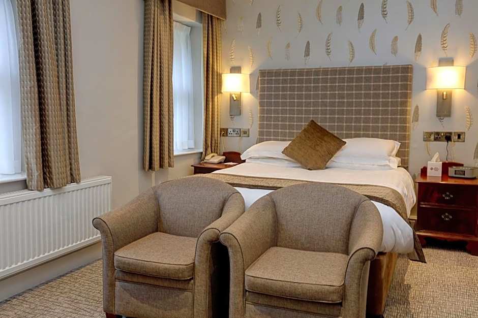 B/W Plus Buxton Lee Wood Hotel