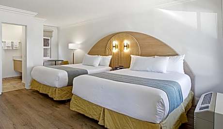 Deluxe Two Queen Room - Renovated