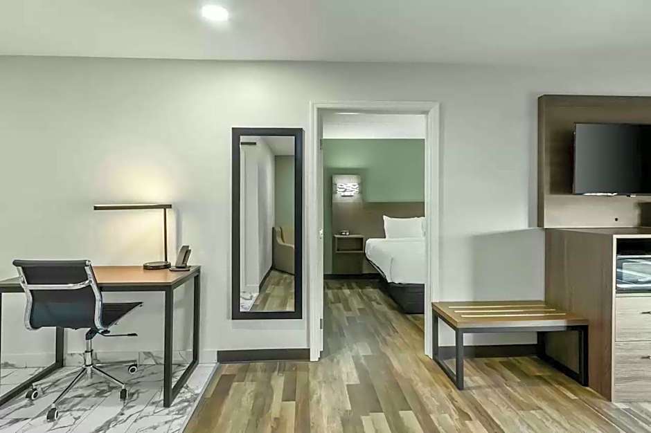 Quality Inn & Suites Columbia Harbison