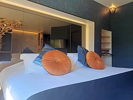 King Suite with Spa Bath