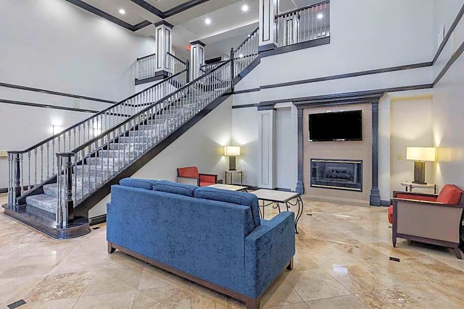 Quality Inn & Suites I-35 E/Walnut Hill