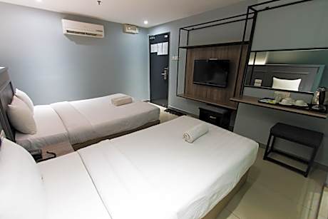 Deluxe Family Room