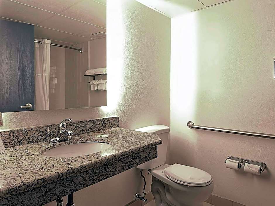 Quality Inn & Suites Everett