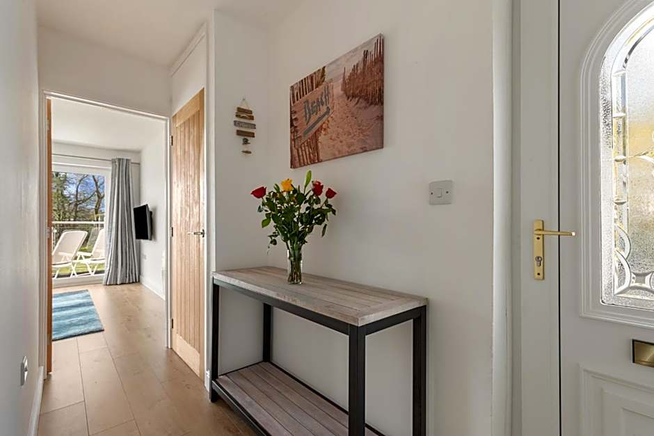 Coedrath Park 20 - Modern Apartment, Close to the Beach