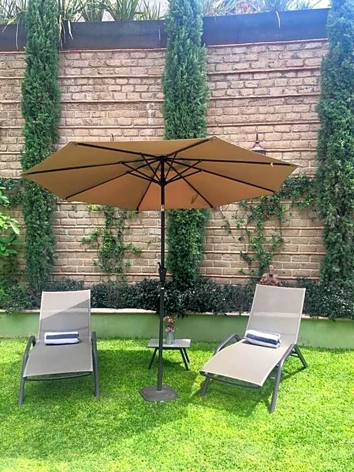 Exclusive Luxury Guest Center House