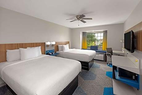 Queen Room with Two Queen Beds - Non-Smoking