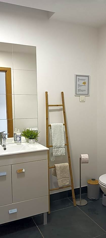 Zambujeiraseahouse - 100m da praia