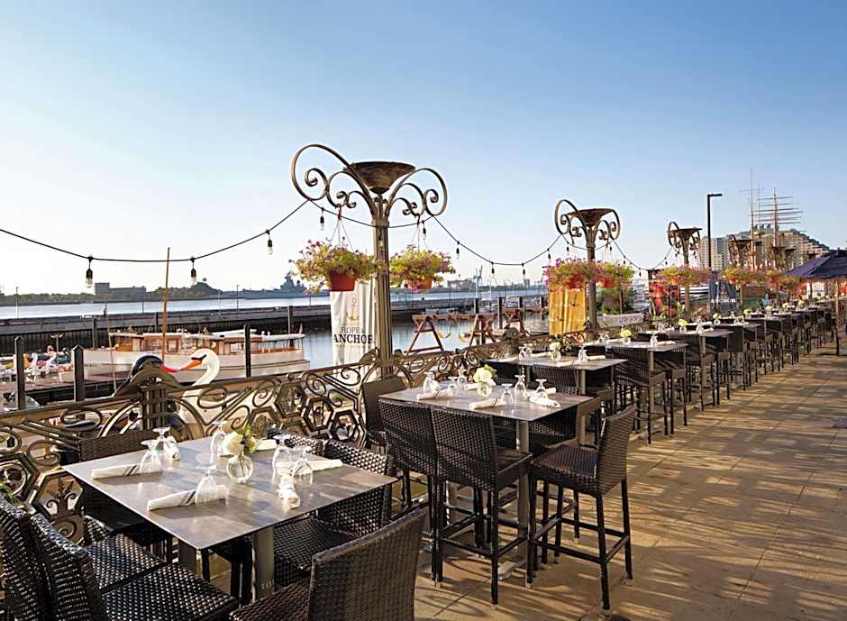 Hilton Philadelphia at Penns Landing