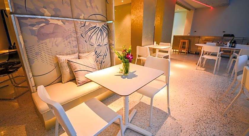 Comet Hotel Surat Thani