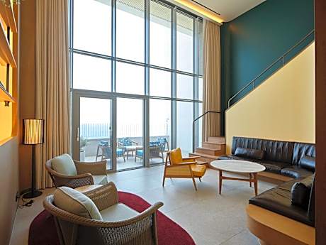 Deluxe Double Room with Two Double Beds + CheeseBread + F&B10%Coupon + RIMx2
