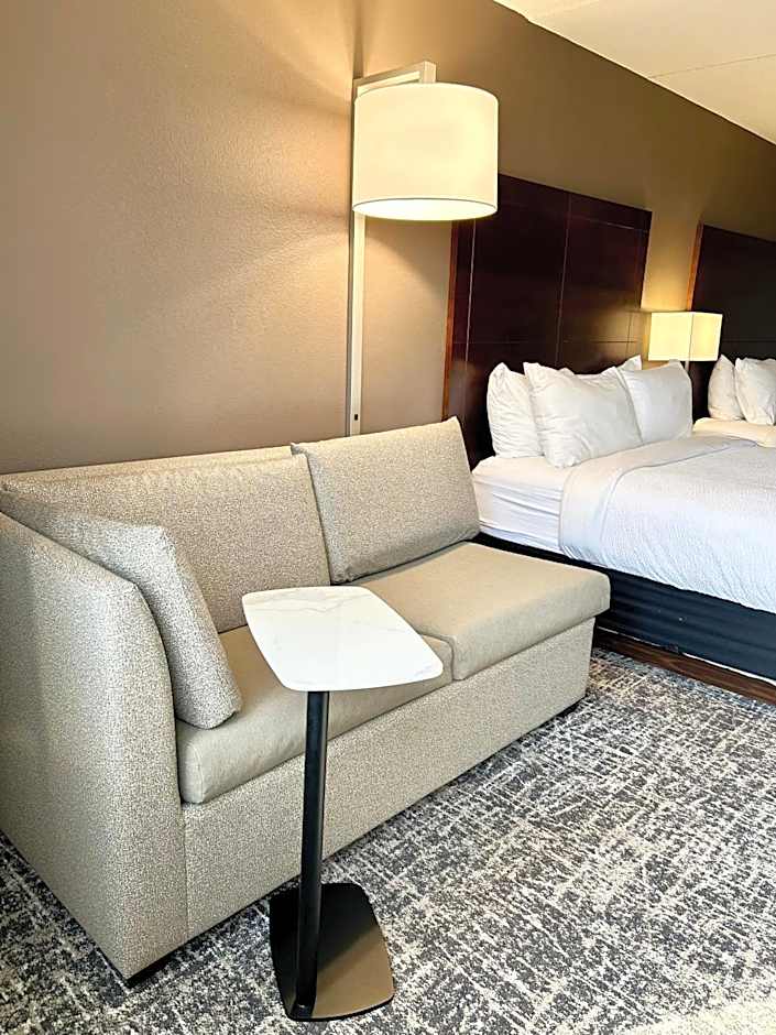 Best Western Plus Kelly Inn