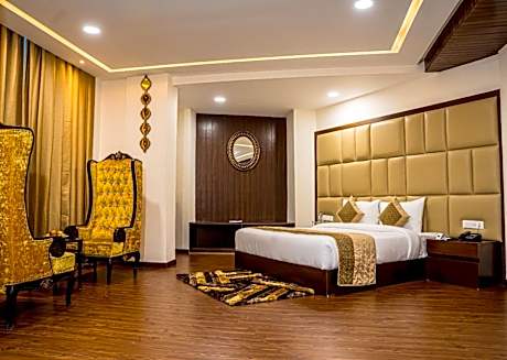 Executive King Suite with Mountain View - Non-Smoking