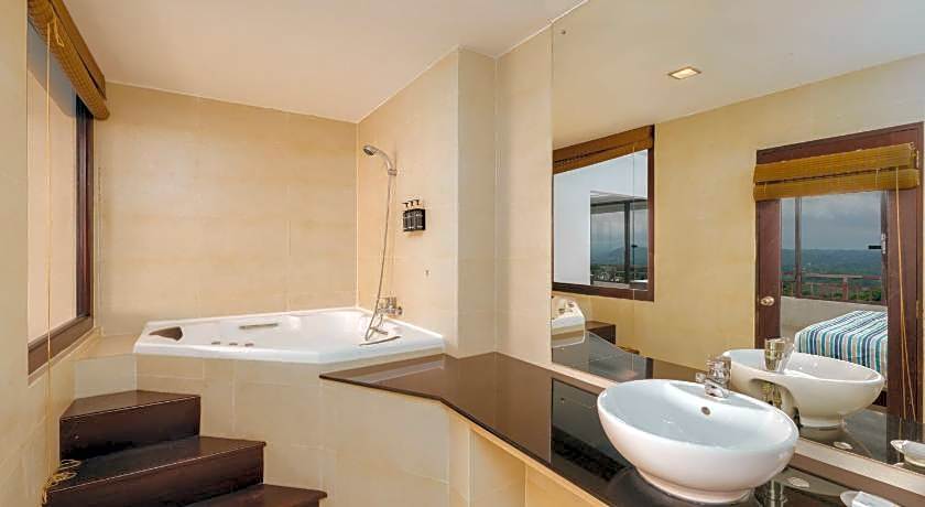 Tourmaline Hotel