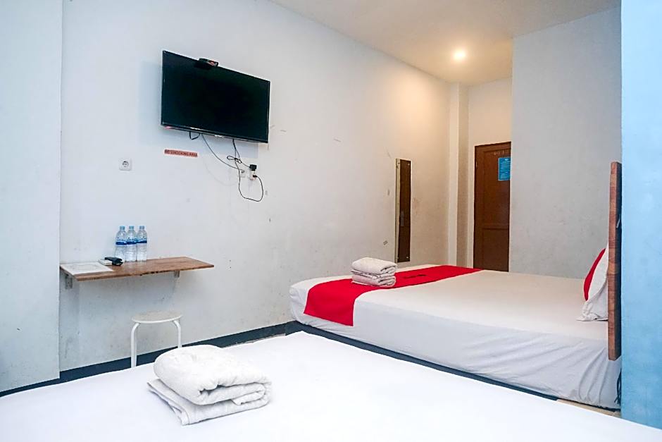 RedDoorz @ Jalan Brigjend Katamso Medan 2