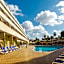 Las Piramides Resort
