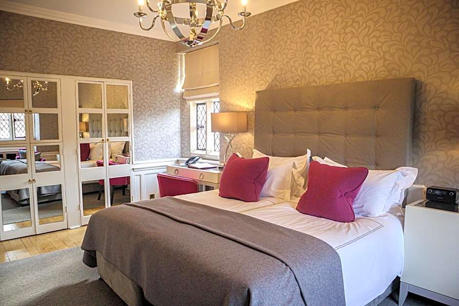 Great Fosters - Near Windsor