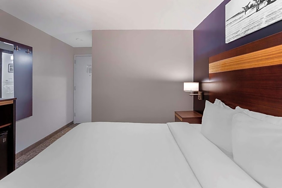 Avion Inn Near LGA Airport, Ascend Hotel Collection