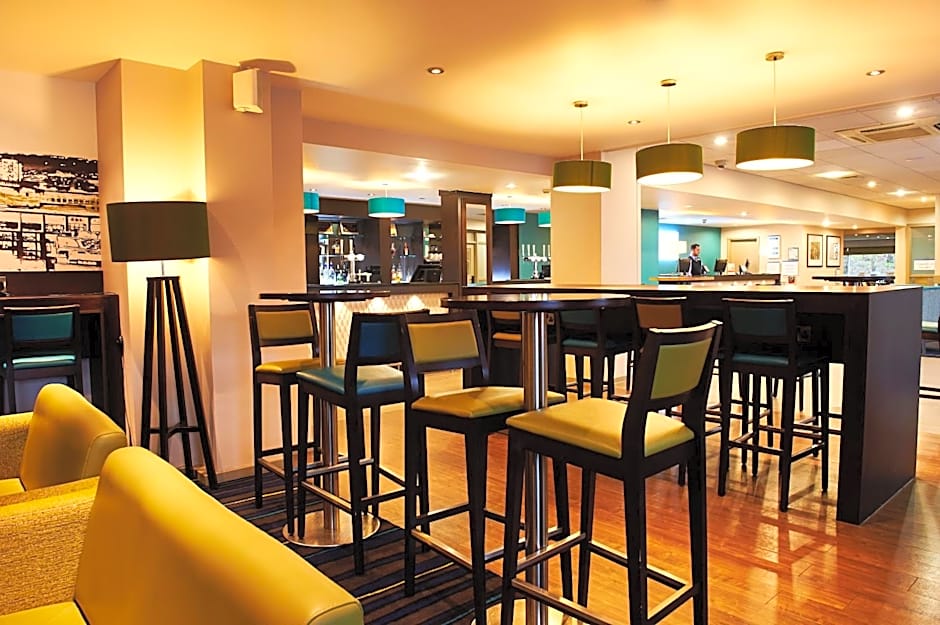 Holiday Inn Express Manchester Airport By IHG