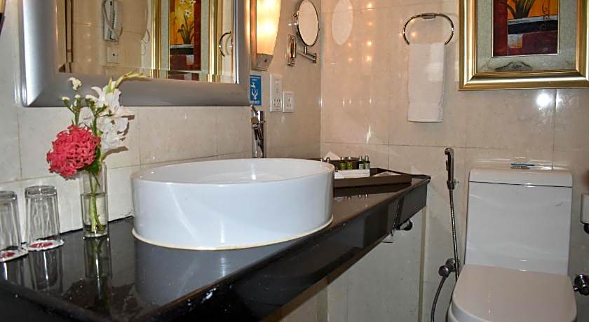 Ramada Plaza by Wyndham Karachi Airport Hotel