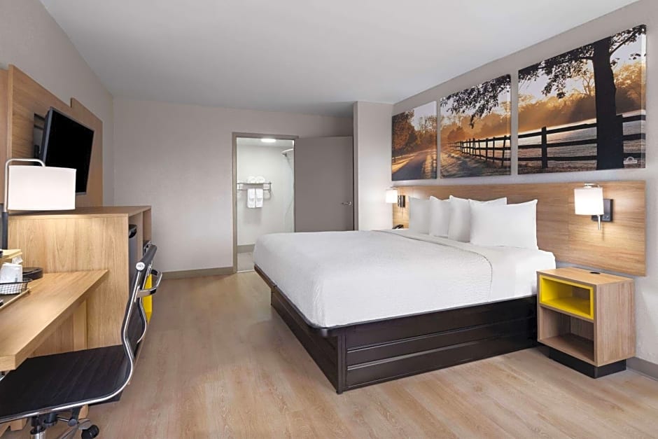 Days Inn by Wyndham Montgomery I-85