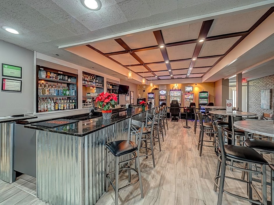 Eastland Suites Extended Stay Hotel & Conference Center Urbana