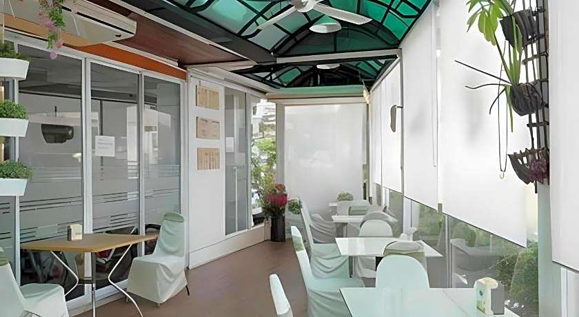 Howard Square Boutique Hotel