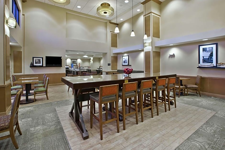 Hampton Inn By Hilton & Suites Plattsburgh