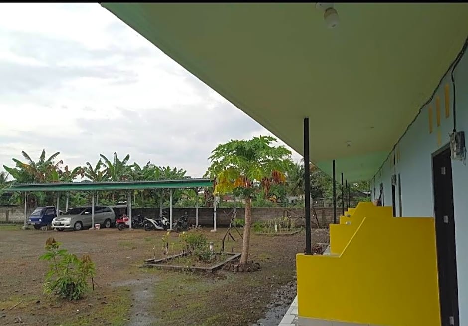 Hotel O Penginapan 3 Bersaudara Near Pasar Sengkol