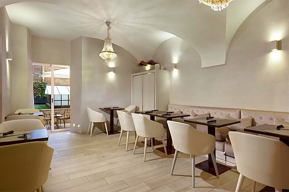 Terrace Pantheon Relais